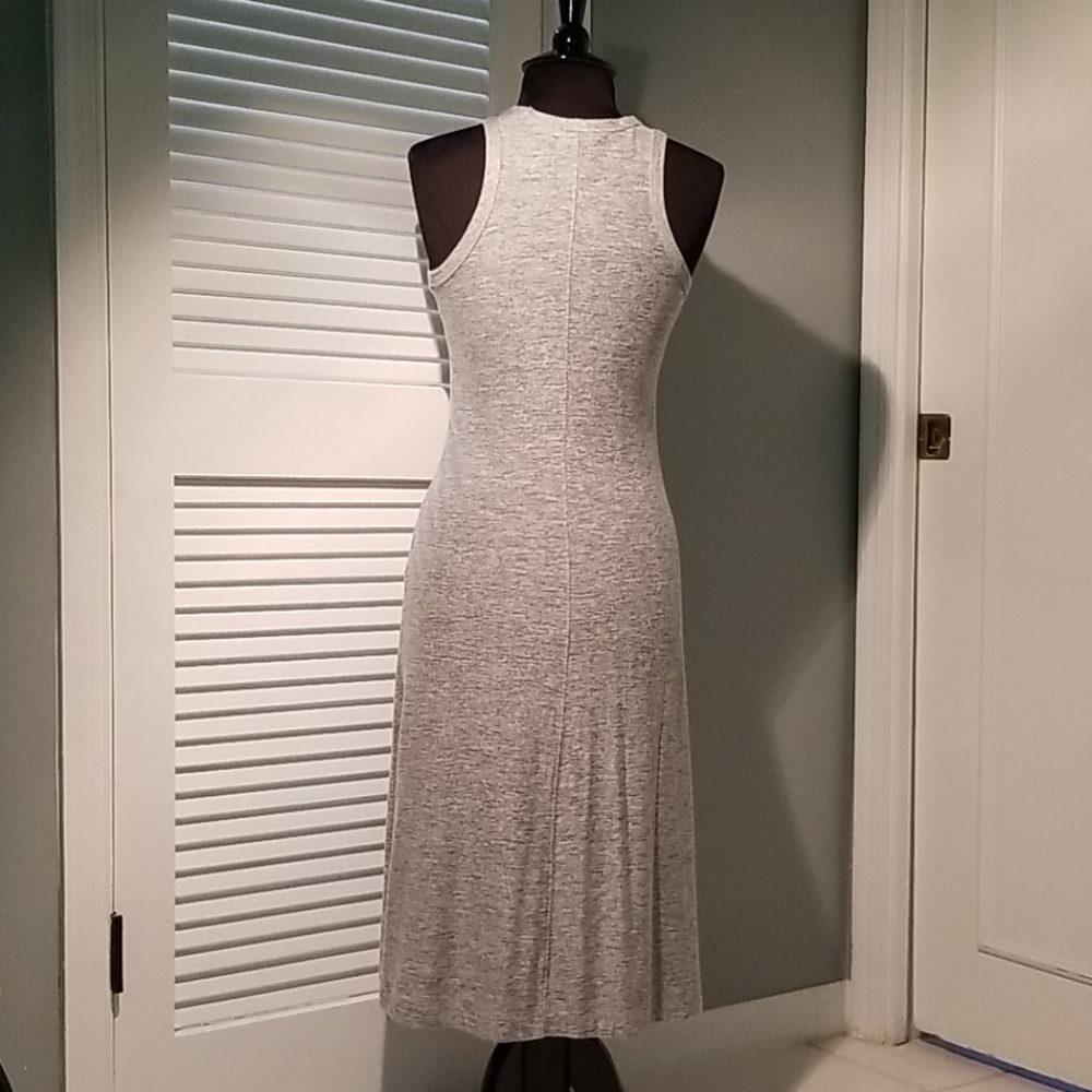 Dresses - Picture 3 of 3